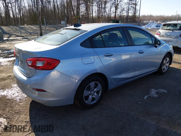 ✅ 2017 Chevrolet Cruze LS • VIN: 1G1BC5SM0H7199785 • Lot: 44442693. Wystawiony na IAAI z przebiegiem 95 265 mil. Bezpłatny archiwum sprzedaży aukcyjnych z USA i szczegółowy raport historii pojazdu na DreamBid. Zdjęcie 4.
