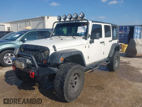 ✅ 2010 Jeep Wrangler Unlimited Sport • VIN: 1J4BA3H17AL105150 • Lot: 44513831. Wystawiony na IAAI z przebiegiem 138 715 mil. Bezpłatny archiwum sprzedaży aukcyjnych z USA i szczegółowy raport historii pojazdu na DreamBid. Zdjęcie 6.