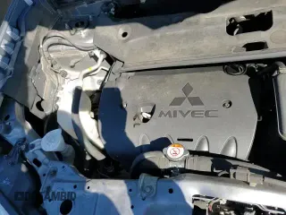 ✅ 2018 Mitsubishi Outlander SE • VIN: JA4AR3AW6JZ012627 • Lot: 90849375. Wystawiony na Copart z przebiegiem 87 930 mil. Bezpłatny archiwum sprzedaży aukcyjnych z USA i szczegółowy raport historii pojazdu na DreamBid. Zdjęcie 14.