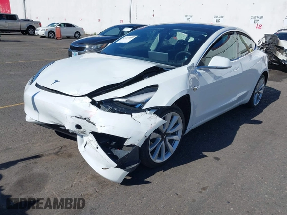 ✅ 2020 Tesla Model 3 Standard Range Plus • VIN: 5YJ3E1EA0LF709197 • Lot: 43314289. Wystawiony na IAAI z przebiegiem 31 320 mil. Bezpłatny archiwum sprzedaży aukcyjnych z USA i szczegółowy raport historii pojazdu na DreamBid. Zdjęcie 2.