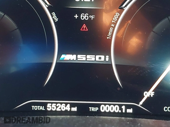 ✅ 2018 BMW 5 Series M550i xDrive • VIN: WBAJB9C50JB049549 • Lot: 45267881. Wystawiony na IAAI z przebiegiem 55 264 mil. Bezpłatny archiwum sprzedaży aukcyjnych z USA i szczegółowy raport historii pojazdu na DreamBid. Zdjęcie 7.