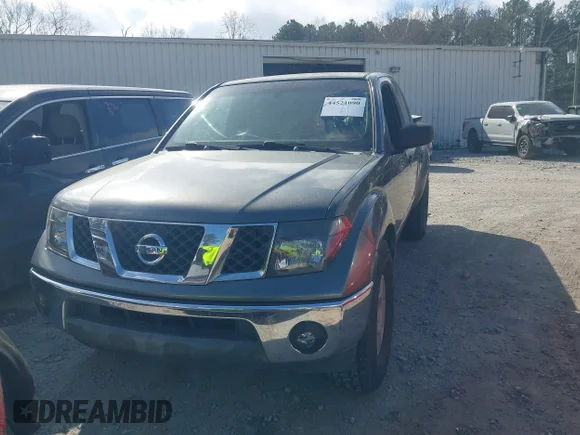 ✅ 2005 Nissan Frontier SE • VIN: 1N6AD06U35C402617 • Lot: 44521090. Wystawiony na IAAI z przebiegiem 232 608 mil. Bezpłatny archiwum sprzedaży aukcyjnych z USA i szczegółowy raport historii pojazdu na DreamBid. Zdjęcie 2.