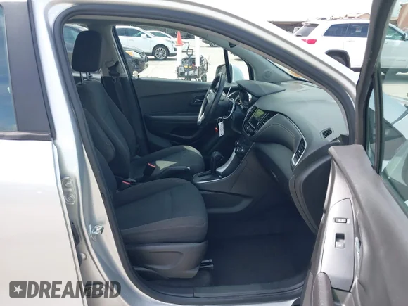 ✅ 2018 Chevrolet Trax LS • VIN: KL7CJKSBXJB555917 • Лот: 45382626. Опубликован ранее на IAAI с пробегом 113 398 миль. Бесплатный доступ к архиву аукционных продаж из США и подробный отчёт об истории автомобиля на DreamBid. Изображение 5.