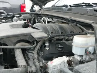 ✅ 2017 GMC Yukon XL SLT • VIN: 1GKS1GKC7HR340179 • Lot: 41887780. Listed on IAAI with 195,978 mi. Free auction sales archive from the USA and detailed vehicle history report at DreamBid. Image 19.