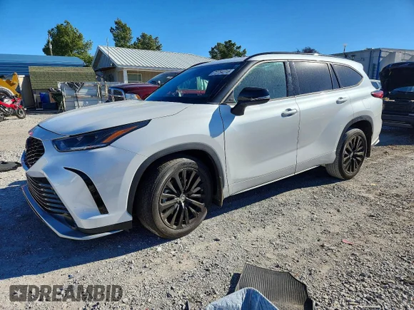 ✅ 2023 Toyota Highlander XLE • VIN: 5TDKDRAH1PS006399 • Лот: 72754215. Опубликован ранее на Copart с пробегом 67 171 миль. Бесплатный доступ к архиву аукционных продаж из США и подробный отчёт об истории автомобиля на DreamBid. Изображение 1.