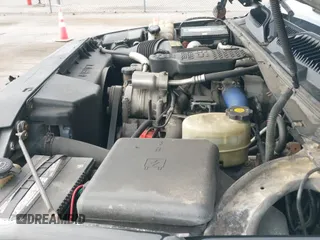 ✅ 2002 GMC Sierra 2500HD SLE • VIN: 1GTHK231X2F233851 • Lot: 42382623. Listed on IAAI with 305,568 mi. Free auction sales archive from the USA and detailed vehicle history report at DreamBid. Image 19.