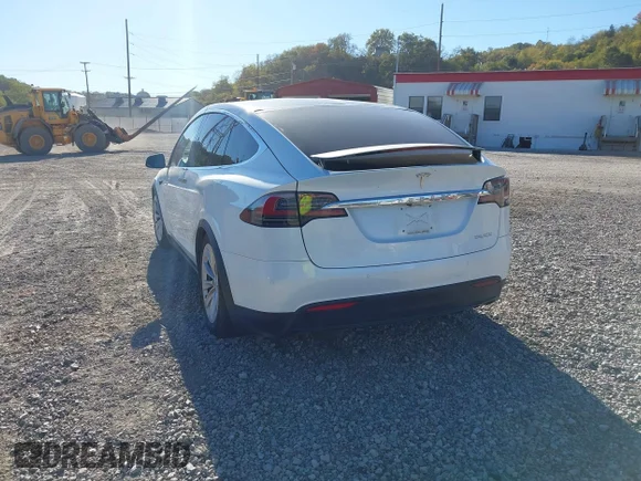✅ 2020 Tesla Model X Performance • VIN: 5YJXCDE43LF249262 • Lot: 43477253. Listed on IAAI with 917 mi. Free auction sales archive from the USA and detailed vehicle history report at DreamBid. Image 3.
