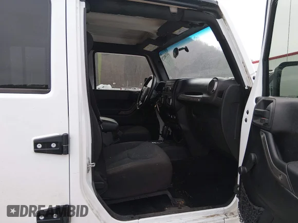 ✅ 2015 Jeep Wrangler Unlimited Sport • VIN: 1C4BJWDG6FL772171 • Lot: 43748275. Wystawiony na IAAI z przebiegiem 100 153 mil. Bezpłatny archiwum sprzedaży aukcyjnych z USA i szczegółowy raport historii pojazdu na DreamBid. Zdjęcie 5.