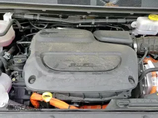 ✅ 2024 Chrysler Pacifica Hybrid Select • VIN: 2C4RC1S70RR193218 • Лот: 68312105. Опубликован ранее на Copart с пробегом 34 818 миль. Бесплатный доступ к архиву аукционных продаж из США и подробный отчёт об истории автомобиля на DreamBid. Изображение 14.