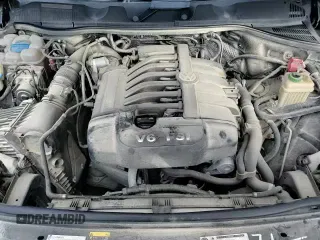 ✅ 2017 Volkswagen Touareg Wolfsburg Edition • VIN: WVGRF7BP3HD002656 • Lot: 71020515. Listed on Copart with 113,231 mi. Free auction sales archive from the USA and detailed vehicle history report at DreamBid. Image 17.