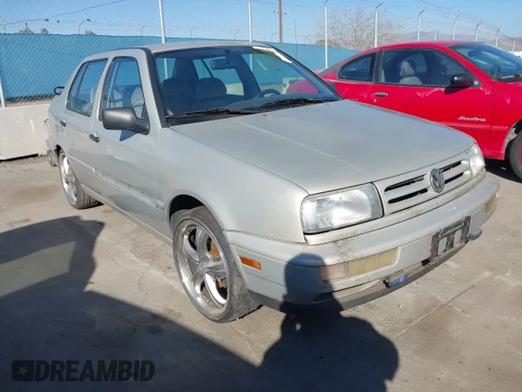 ✅ 1995 Volkswagen Jetta • VIN: 3VWWC81H3SM109716 • Лот: 41668898. Опубликован ранее на IAAI с пробегом 191 999 миль. Бесплатный доступ к архиву аукционных продаж из США и подробный отчёт об истории автомобиля на DreamBid. Изображение 1.