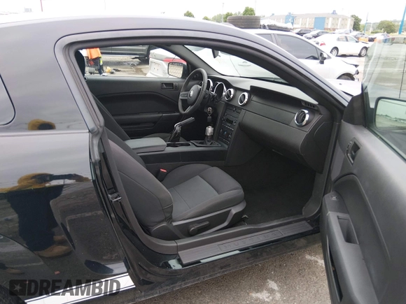 ✅ 2007 Ford Mustang Deluxe • VIN: 1ZVFT80N775302603 • Лот: 45039334. Опубліковано раніше на IAAI з пробігом 91 111 миль. Безкоштовний доступ до архіву аукціонних продажів зі США та докладний звіт про історію автомобіля на DreamBid. Зображення 5.