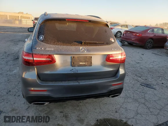 ✅ 2018 Mercedes-Benz GLC 300 • VIN: WDC0G4KB8JV017399 • Lot: 68620902. Wystawiony na Copart z przebiegiem 10 195 mil. Bezpłatny archiwum sprzedaży aukcyjnych z USA i szczegółowy raport historii pojazdu na DreamBid. Zdjęcie 6.