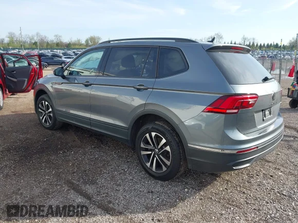 ✅ 2022 Volkswagen Tiguan S • VIN: 3VV0B7AX4NM073683 • Lot: 44883628. Wystawiony na IAAI z przebiegiem 35 957 mil. Bezpłatny archiwum sprzedaży aukcyjnych z USA i szczegółowy raport historii pojazdu na DreamBid. Zdjęcie 3.