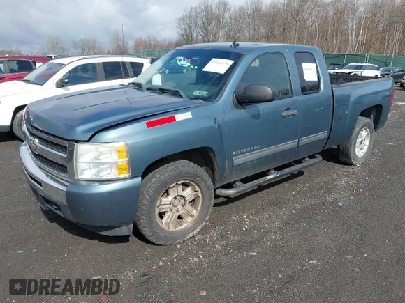 ✅ 2010 Chevrolet Silverado 1500 LT • VIN: 1GCSKSE3XAZ102825 • Lot: 44766179. Wystawiony na IAAI z przebiegiem 151 147 mil. Bezpłatny archiwum sprzedaży aukcyjnych z USA i szczegółowy raport historii pojazdu na DreamBid. Zdjęcie 2.