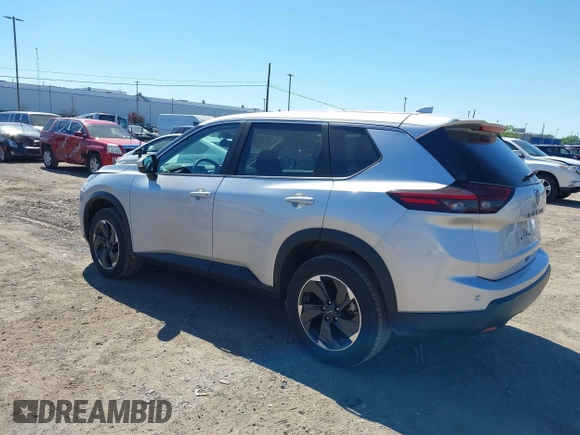 ✅ 2025 Nissan Rogue SV • VIN: 5N1BT3BA4SC809506 • Lot: 45259608. Wystawiony na IAAI z przebiegiem 38 390 mil. Bezpłatny archiwum sprzedaży aukcyjnych z USA i szczegółowy raport historii pojazdu na DreamBid. Zdjęcie 3.