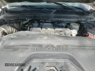 ✅ 2019 Ram 2500 Big Horn • VIN: 3C6UR5DL9KG681628 • Lot: 70843505. Wystawiony na Copart z przebiegiem 148 180 mil. Bezpłatny archiwum sprzedaży aukcyjnych z USA i szczegółowy raport historii pojazdu na DreamBid. Zdjęcie 15.