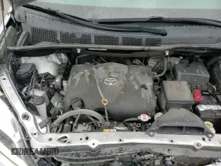 ✅ 2019 Toyota Sienna XLE • VIN: 5TDDZ3DC9KS227779 • Lot: 65331645. Wystawiony na Copart z przebiegiem 87 610 mil. Bezpłatny archiwum sprzedaży aukcyjnych z USA i szczegółowy raport historii pojazdu na DreamBid. Zdjęcie 16.