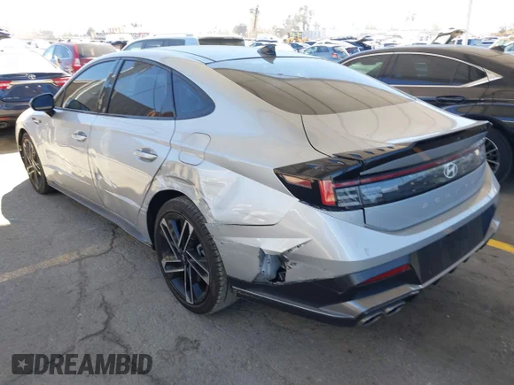 ✅ 2024 Hyundai Sonata N Line • VIN: KMHL54JC8RA410353 • Lot: 44673680. Wystawiony na IAAI z przebiegiem 22 297 mil. Bezpłatny archiwum sprzedaży aukcyjnych z USA i szczegółowy raport historii pojazdu na DreamBid. Zdjęcie 3.