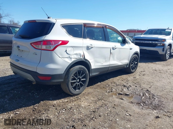 ✅ 2016 Ford Escape SE • VIN: 1FMCU9GXXGUC36260 • Lot: 44558259. Wystawiony na IAAI z przebiegiem 189 395 mil. Bezpłatny archiwum sprzedaży aukcyjnych z USA i szczegółowy raport historii pojazdu na DreamBid. Zdjęcie 4.