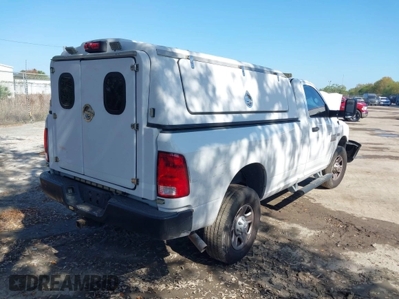 ✅ 2017 Ram 2500 Tradesman • VIN: 3C6LR5AT2HG771275 • Lot: 44569119. Listed on IAAI with 142,146 mi. Free auction sales archive from the USA and detailed vehicle history report at DreamBid. Image 4.