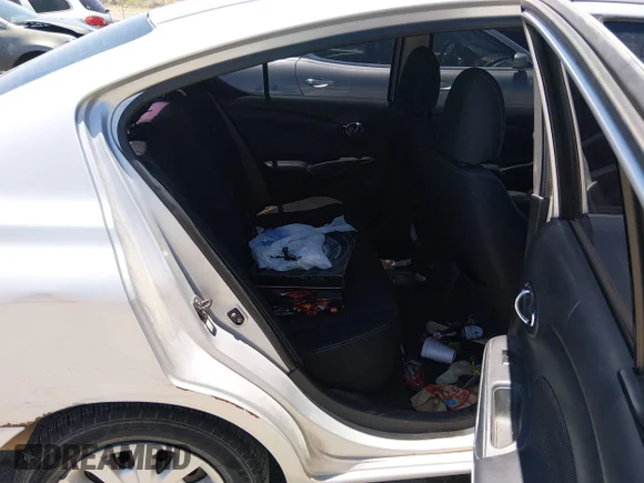 ✅ 2014 Nissan Versa SV • VIN: 3N1CN7AP2EL829717 • Lot: 45137157. Wystawiony na IAAI z przebiegiem 173 747 mil. Bezpłatny archiwum sprzedaży aukcyjnych z USA i szczegółowy raport historii pojazdu na DreamBid. Zdjęcie 8.