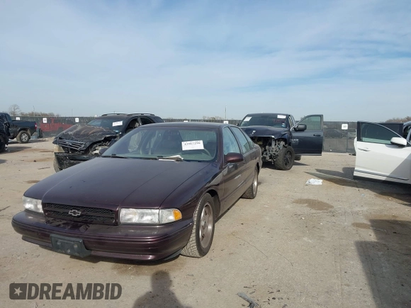 ✅ 1996 Chevrolet Caprice 1SA Special Value • VIN: 1G1BL52P5TR171830 • Lot: 43967296. Wystawiony na IAAI z przebiegiem 169 364 mil. Bezpłatny archiwum sprzedaży aukcyjnych z USA i szczegółowy raport historii pojazdu na DreamBid. Zdjęcie 2.