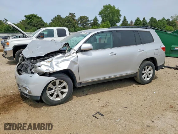 ✅ 2012 Toyota Highlander SE • VIN: 5TDBK3EH2CS097450 • Лот: 54817036. Опубліковано раніше на Copart з пробігом Не вказано. Безкоштовний доступ до архіву аукціонних продажів зі США та докладний звіт про історію автомобіля на DreamBid. Зображення 1.