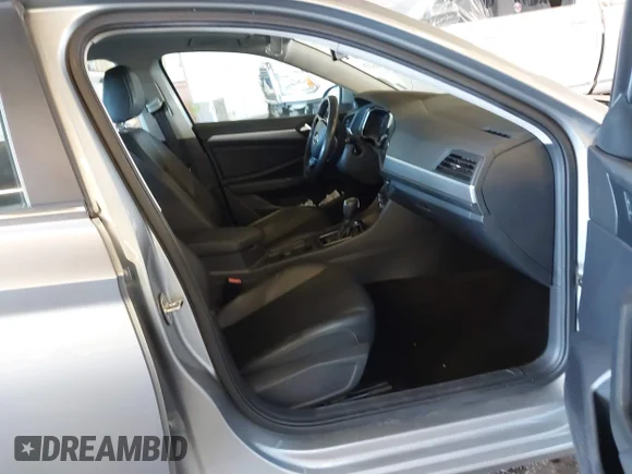 ✅ 2020 Volkswagen Jetta S • VIN: 3VWCB7BU5LM014085 • Lot: 43326612. Wystawiony na IAAI z przebiegiem 85 416 mil. Bezpłatny archiwum sprzedaży aukcyjnych z USA i szczegółowy raport historii pojazdu na DreamBid. Zdjęcie 5.