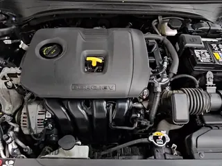 ✅ 2024 Kia Forte LXS • VIN: 3KPF24AD8RE746827 • Lot: 90015625. Wystawiony na Copart z przebiegiem 98 225 mil. Bezpłatny archiwum sprzedaży aukcyjnych z USA i szczegółowy raport historii pojazdu na DreamBid. Zdjęcie 14.