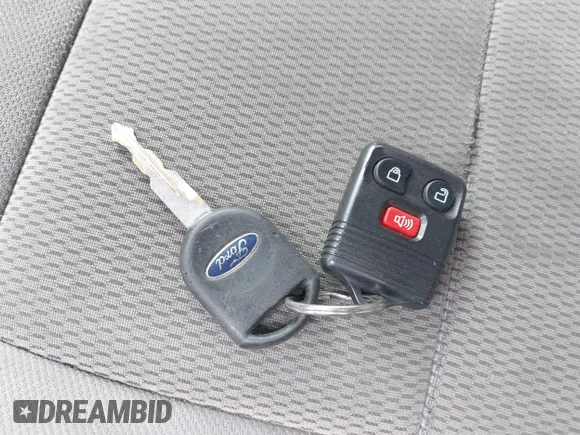 ✅ 2004 Ford F-150 STX • VIN: 1FTRX14W64NA73857 • Лот: 45019730. Опубліковано раніше на IAAI з пробігом 194 946 миль. Безкоштовний доступ до архіву аукціонних продажів зі США та докладний звіт про історію автомобіля на DreamBid. Зображення 11.