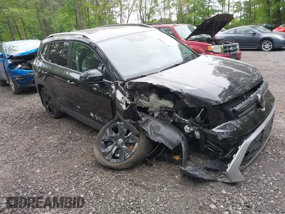 ✅ 2025 Volkswagen Taos SE • VIN: 3VVSC7B23SM015875 • Lot: 44991074. Wystawiony na IAAI z przebiegiem 35 992 mil. Bezpłatny archiwum sprzedaży aukcyjnych z USA i szczegółowy raport historii pojazdu na DreamBid. Zdjęcie 1.