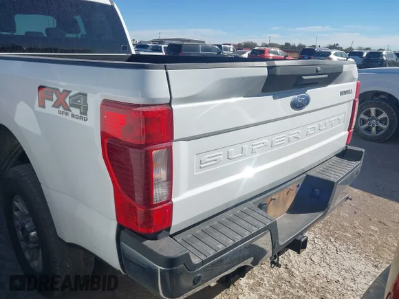 ✅ 2022 Ford F-250 XL • VIN: 1FT7X2B6XNED79817 • Lot: 43733814. Wystawiony na IAAI z przebiegiem 128 561 mil. Bezpłatny archiwum sprzedaży aukcyjnych z USA i szczegółowy raport historii pojazdu na DreamBid. Zdjęcie 3.