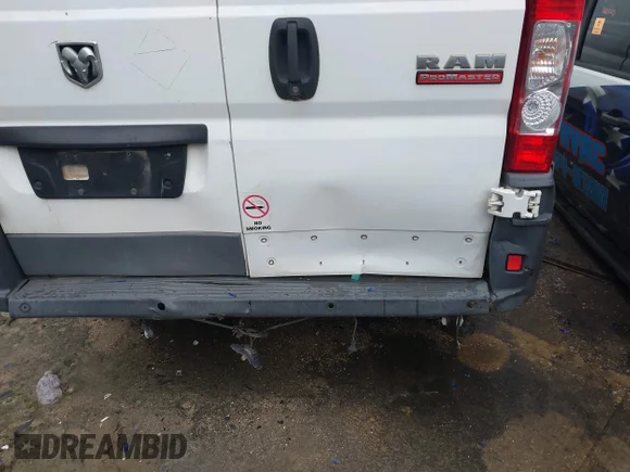✅ 2018 Ram ProMaster Cargo • VIN: 3C6TRVDG5JE114938 • Лот: 40323141. Опубліковано раніше на IAAI з пробігом 210 957 миль. Безкоштовний доступ до архіву аукціонних продажів зі США та докладний звіт про історію автомобіля на DreamBid. Зображення 6.