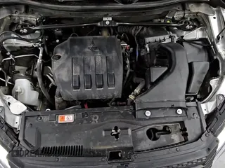 ✅ 2024 Mitsubishi Eclipse Cross SE • VIN: JA4ATWAAXRZ043351 • Lot: 89508805. Wystawiony na Copart z przebiegiem 40 587 mil. Bezpłatny archiwum sprzedaży aukcyjnych z USA i szczegółowy raport historii pojazdu na DreamBid. Zdjęcie 14.