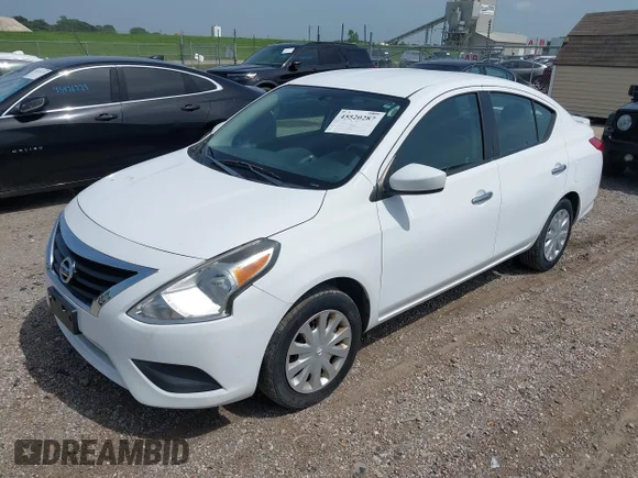✅ 2018 Nissan Versa SV • VIN: 3N1CN7AP6JK395267 • Lot: 45520287. Wystawiony na IAAI z przebiegiem 149 260 mil. Bezpłatny archiwum sprzedaży aukcyjnych z USA i szczegółowy raport historii pojazdu na DreamBid. Zdjęcie 2.