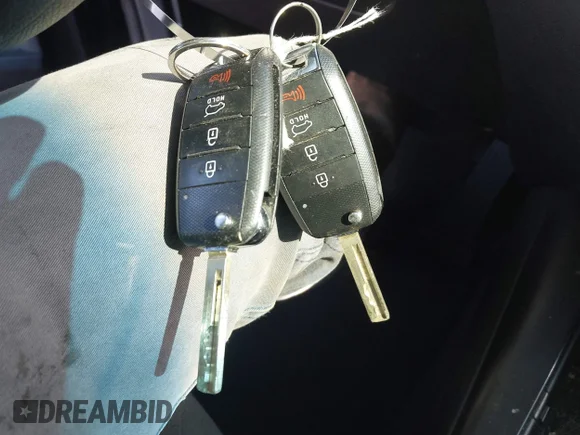 ✅ 2019 Kia Sorento LX • VIN: 5XYPG4A39KG554094 • Lot: 43500450. Wystawiony na IAAI z przebiegiem 100 594 mil. Bezpłatny archiwum sprzedaży aukcyjnych z USA i szczegółowy raport historii pojazdu na DreamBid. Zdjęcie 11.