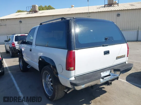 ✅ 1992 Chevrolet Blazer • VIN: 1GNEK18K1NJ355750 • Lot: 42789818. Wystawiony na IAAI z przebiegiem 244 088 mil. Bezpłatny archiwum sprzedaży aukcyjnych z USA i szczegółowy raport historii pojazdu na DreamBid. Zdjęcie 3.