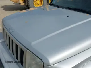 ✅ 2006 Jeep Commander • VIN: 1J8HG48N16C153539 • Lot: 43550842. Wystawiony na IAAI z przebiegiem 185 454 mil. Bezpłatny archiwum sprzedaży aukcyjnych z USA i szczegółowy raport historii pojazdu na DreamBid. Zdjęcie 12.