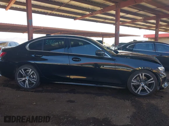 ✅ 2021 BMW 3 Series 330i • VIN: 3MW5R1J08M8B71250 • Lot: 43388617. Wystawiony na IAAI z przebiegiem 46 129 mil. Bezpłatny archiwum sprzedaży aukcyjnych z USA i szczegółowy raport historii pojazdu na DreamBid. Zdjęcie 13.