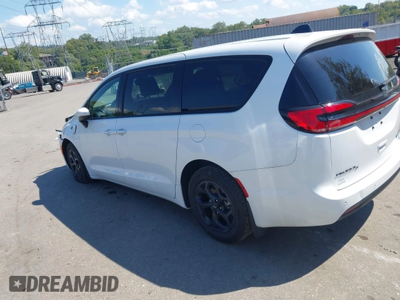 ✅ 2023 Chrysler Pacifica Hybrid Touring L • VIN: 2C4RC1L74PR611999 • Lot: 43138521. Wystawiony na IAAI z przebiegiem 15 563 mil. Bezpłatny archiwum sprzedaży aukcyjnych z USA i szczegółowy raport historii pojazdu na DreamBid. Zdjęcie 3.