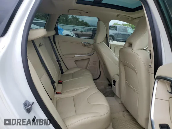 ✅ 2016 Volvo XC60 T6 • VIN: YV4902RK7G2788665 • Lot: 68003464. Wystawiony na Copart z przebiegiem 45 683 mil. Bezpłatny archiwum sprzedaży aukcyjnych z USA i szczegółowy raport historii pojazdu na DreamBid. Zdjęcie 11.