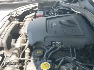 ✅ 2018 Land Rover Range Rover Velar R-Dynamic SE • VIN: SALYL2RV4JA741471 • Lot: 42760957. Listed on IAAI with 66,617 mi. Free auction sales archive from the USA and detailed vehicle history report at DreamBid. Image 18.