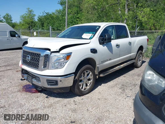✅ 2018 Nissan Titan SV • VIN: 1N6BA1F46JN526690 • Lot: 41989215. Wystawiony na IAAI z przebiegiem 129 626 mil. Bezpłatny archiwum sprzedaży aukcyjnych z USA i szczegółowy raport historii pojazdu na DreamBid. Zdjęcie 2.