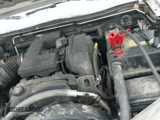 ✅ 2004 Chevrolet Colorado LS Z71 • VIN: 1GCDT196848174976 • Lot: 41465139. Wystawiony na IAAI z przebiegiem 185 149 mil. Bezpłatny archiwum sprzedaży aukcyjnych z USA i szczegółowy raport historii pojazdu na DreamBid. Zdjęcie 19.