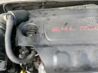 ✅ 2018 Jeep Renegade Latitude • VIN: ZACCJBBB4JPJ28724 • Lot: 93764255. Listed on Copart with 101,471 mi. Free auction sales archive from the USA and detailed vehicle history report at DreamBid. Image 13.