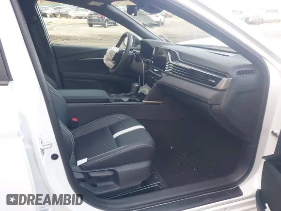 ✅ 2025 Toyota Camry LE • VIN: 4T1DAACK5SU645204 • Lot: 44022914. Wystawiony na IAAI z przebiegiem 9 360 mil. Bezpłatny archiwum sprzedaży aukcyjnych z USA i szczegółowy raport historii pojazdu na DreamBid. Zdjęcie 5.