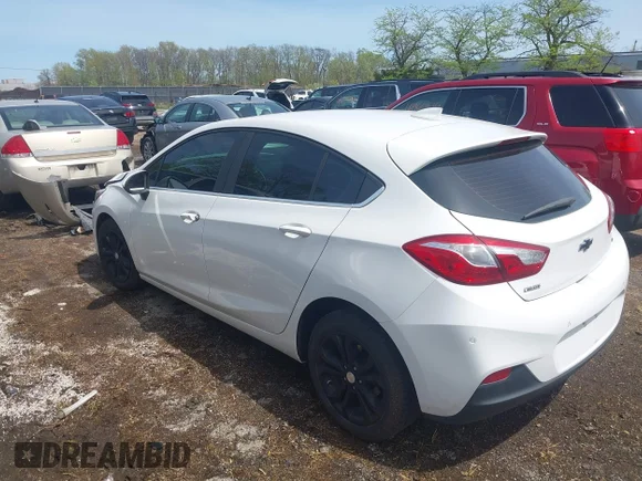 ✅ 2019 Chevrolet Cruze LT • VIN: 3G1BE6SM0KS547111 • Лот: 44955771. Опубліковано раніше на IAAI з пробігом 105 787 миль. Безкоштовний доступ до архіву аукціонних продажів зі США та докладний звіт про історію автомобіля на DreamBid. Зображення 3.