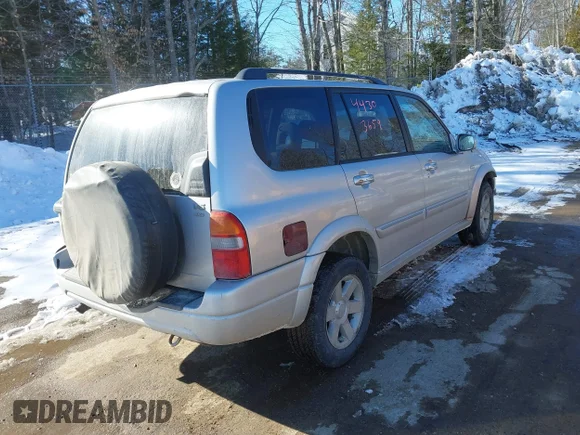 ✅ 2003 Suzuki XL7 Touring • VIN: JS3TX92V534111986 • Лот: 44303659. Опубліковано раніше на IAAI з пробігом 196 272 миль. Безкоштовний доступ до архіву аукціонних продажів зі США та докладний звіт про історію автомобіля на DreamBid. Зображення 4.
