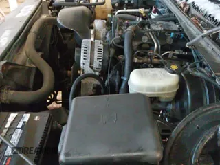 ✅ 2007 GMC Sierra 1500 SLE1 • VIN: 2GTEK13Z571102361 • Lot: 41607957. Listed on IAAI with 331,050 mi. Free auction sales archive from the USA and detailed vehicle history report at DreamBid. Image 19.